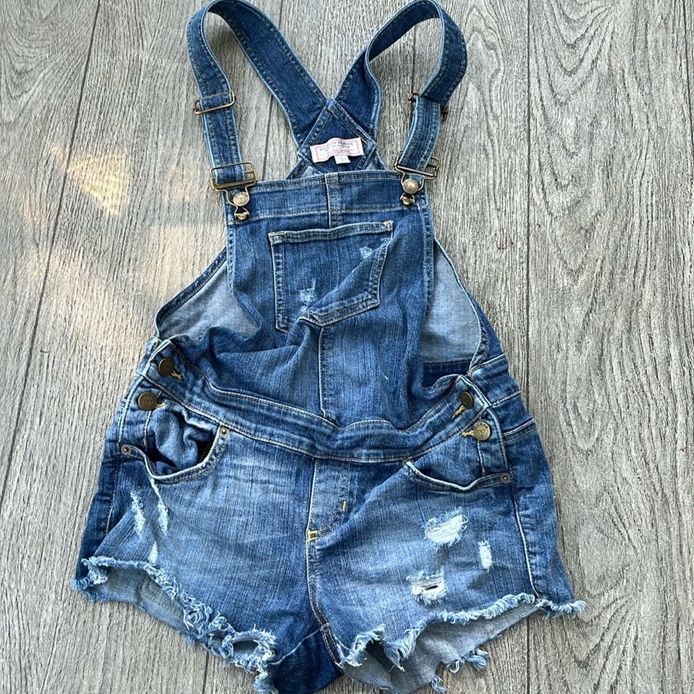 Guess denim shorts overalls small